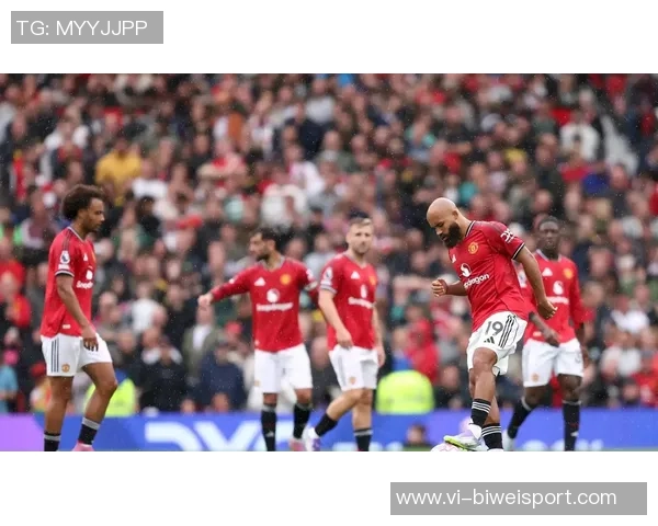 前曼联球员点评阿莫林战术调整四后卫成效显著五后卫变动令人费解 前曼联球员点评阿莫林战术调整四后卫成效显著五后卫变动令人费解